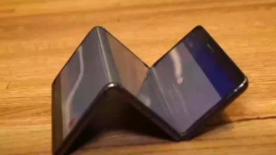 Telefon dünyasında şaşırtıcı gelişmeler olmaya devam ediyor; TLC üç defa