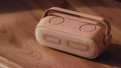 Xiaomi Bluetooh Hoparlör Speaker Mini, sonunda tanıtıldı. Tanıtımda kahverengi rengi