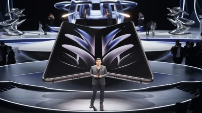 Samsung Galaxy Z Fold 6 ve Z Flip 6 telefonlarına