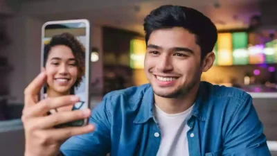 Görüntülü konuşma telefon ve bilgisayar ortamında gerçekleştirebileceğiniz bir yöntem. Bunun