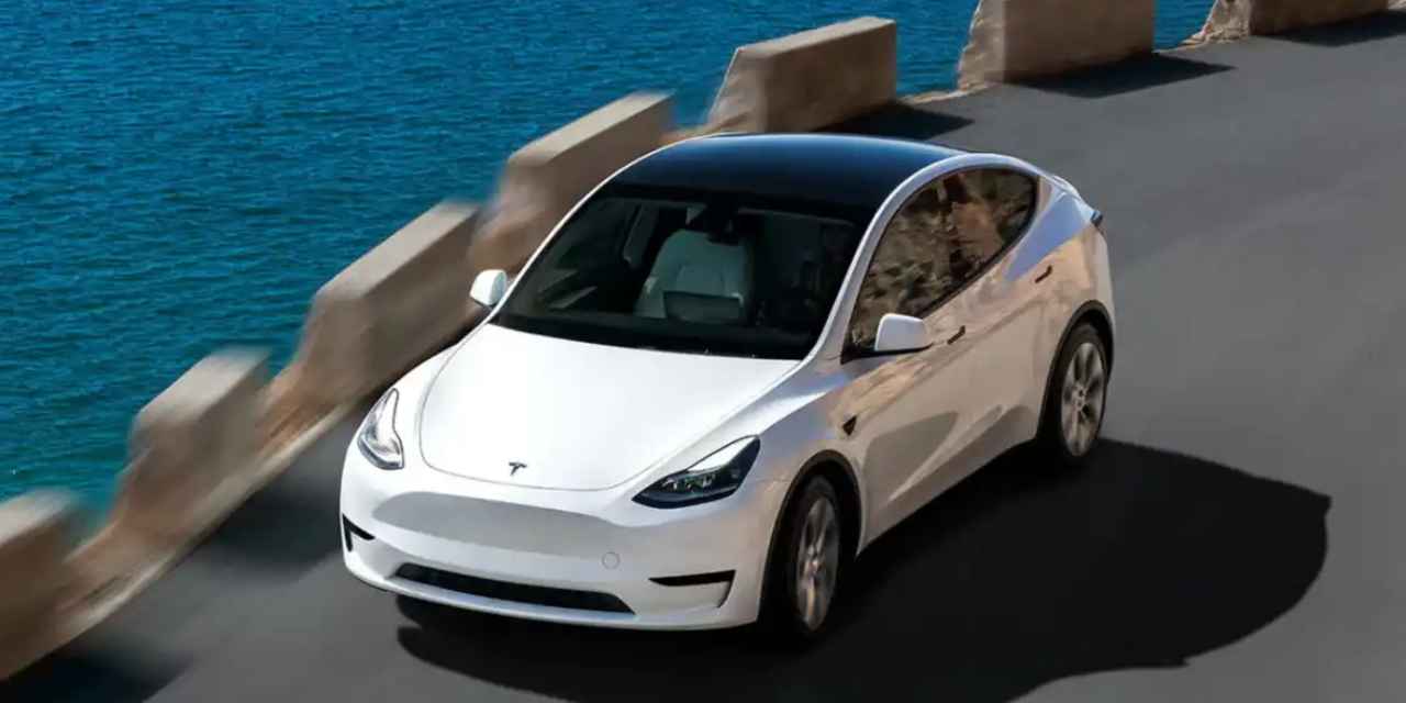 Tesla Model Y Beyaz Renk