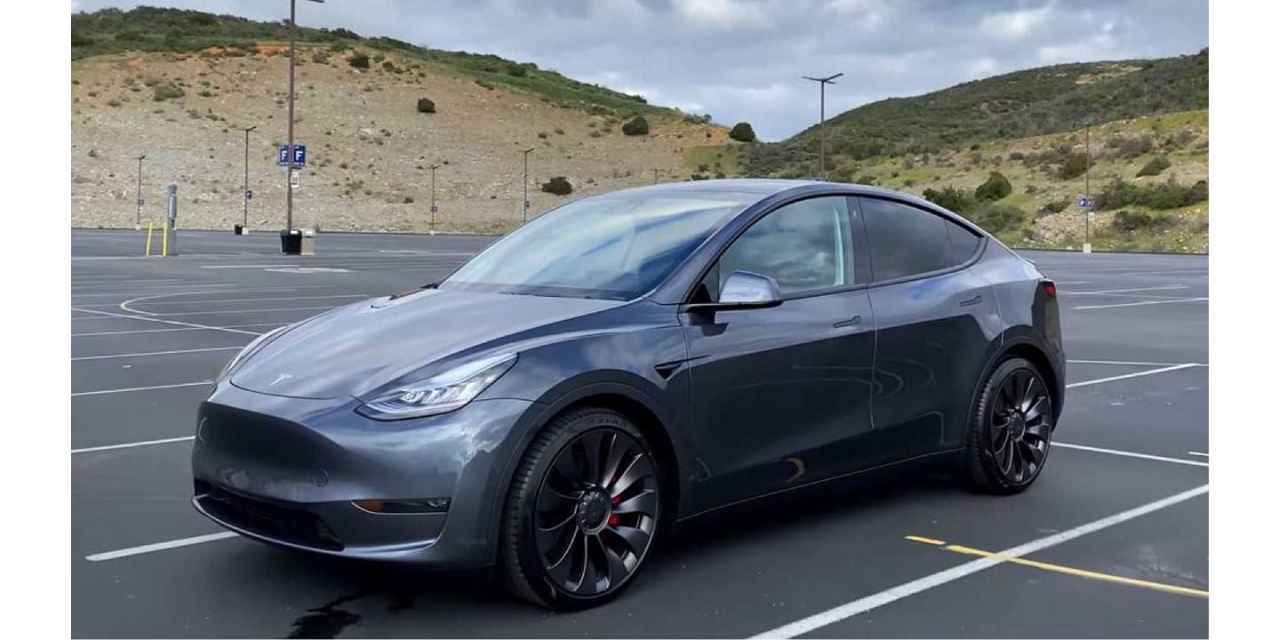 Tesla Model Y Metal Renk