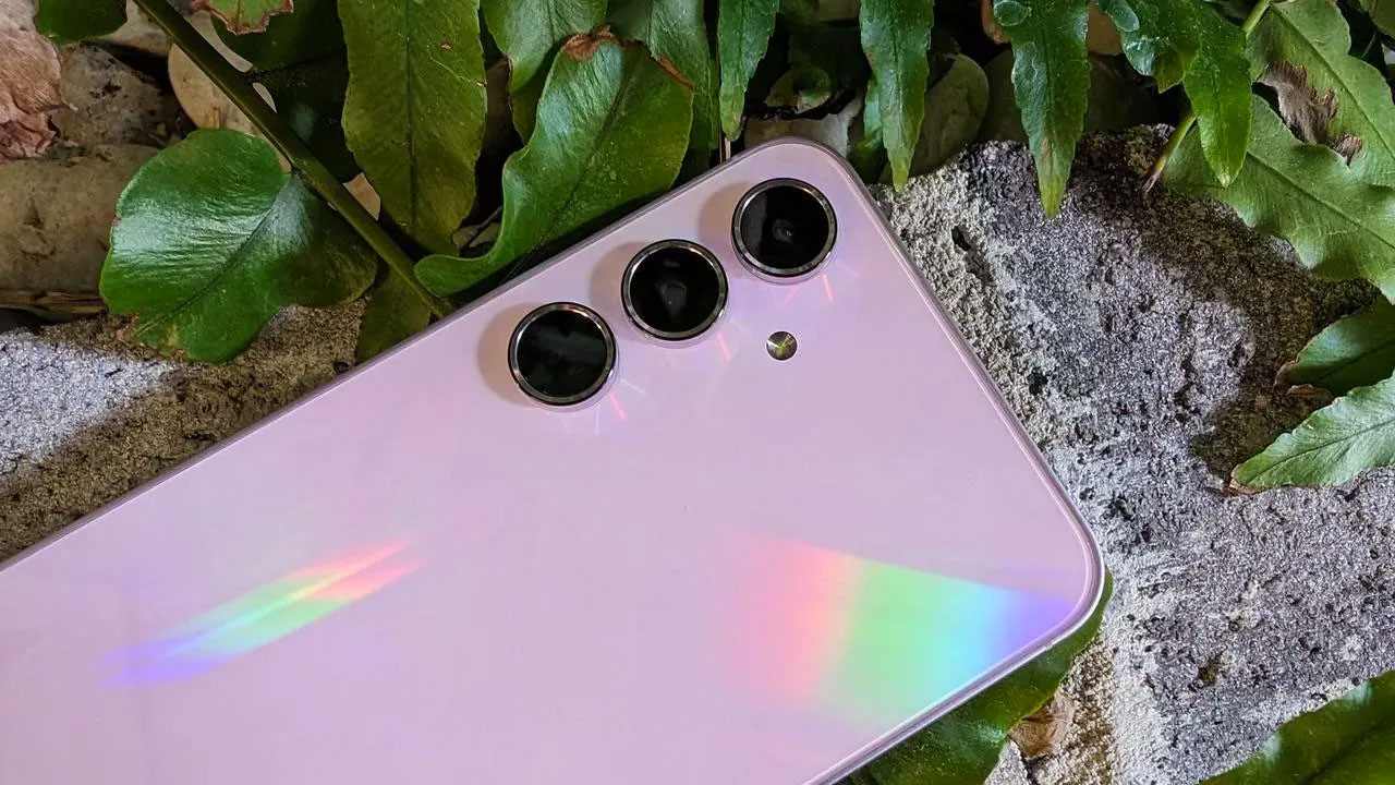Samsung, Galaxy A56 için İlk Yazılım Güncellemesini Yayınladı! [Nisan 2025]