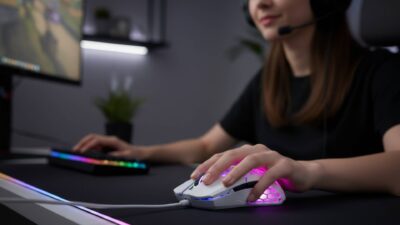 Cooler Master MM711, 60g kuş kadar hafifliğinde, 16000 DPI optik