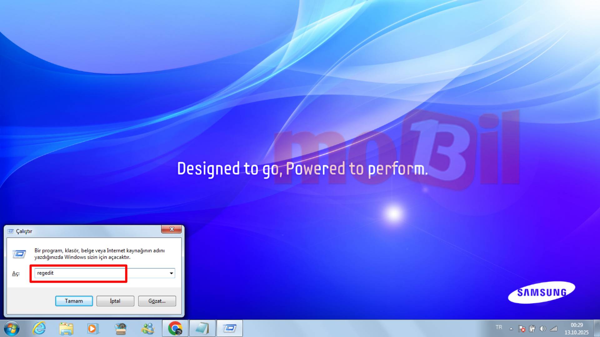 Windows + R yapın sonra regedit yazın