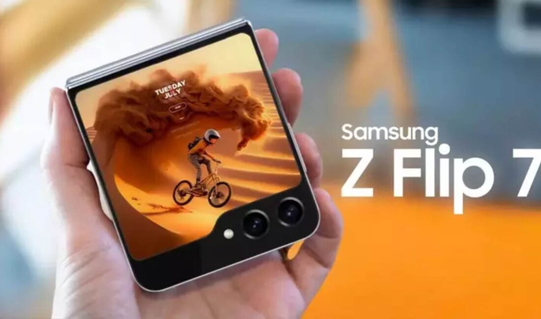 Samsung Galaxy Z Flip 7 incelemesi: Yenilenen tasarımı, büyüyen ekranları,