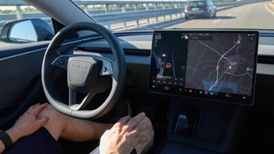 Tesla, Çin'de tam otonom sürüş (FSD) onayı için 2026 başını